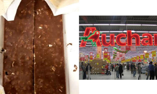 Ciocolată cu viermi, găsită de un client la Auchan Constanța