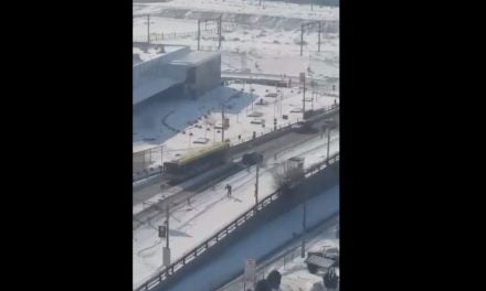 VIDEO / Podul de la Butelii, transformat în pârtie de schi