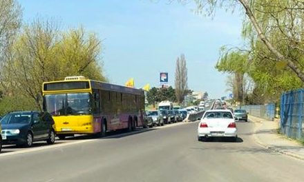 Bordurile lui Făgădău au paralizat traficul la intrarea în Constanța. Sute de mașini blocate, niciun polițist la datorie!