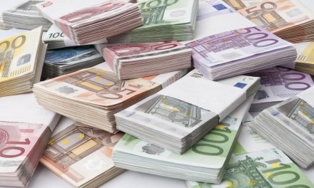 „Taxa pe lăcomie” se întoarce împotriva Guvernului. Băncile refuză să mai acorde împrumuturi statului român
