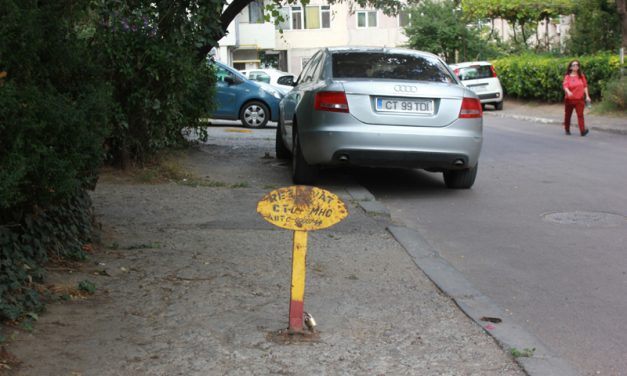 Gata cu blocarea locurilor de parcare, în Constanța. Autorizația de parcare, valabilă doar între orele 17:00-08:00. Amenzi de până la 1.000 de lei