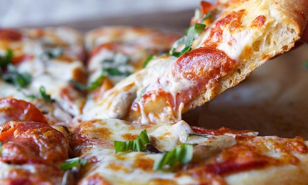 Mozzarela din pizza este făcută din soia, iar brânza din plăcinte nu a văzut niciodată laptele. 70% din pizzerii și patiserii își păcălesc clienții