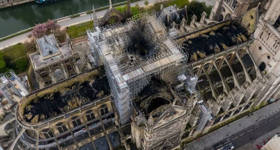 VIDEO. Cum arată catedrala Notre Dame după incendiu. Imagini spectaculoase, filmate din dronă