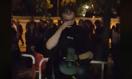 VIDEO. Imagini cu polițistul care plânge după ce i-a ajutat pe românii de la Munchen să voteze