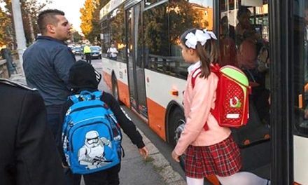 Transport gratuit pentru elevi pe baza carnetului, în anul școlar 2020-2021