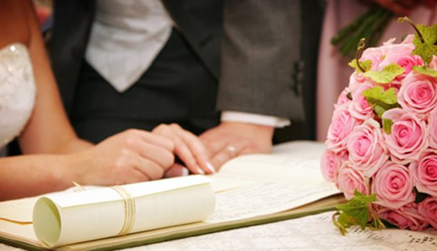 Vrei să te căsătorești în weekend, la Constanța? Trebuie să te programezi la Starea Civilă cu un an înainte