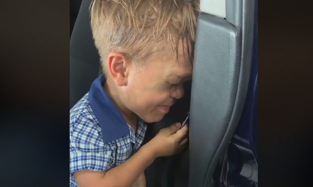 VIDEO. Sfâșietor! Un copil îi spune mamei că vrea să moară, după ce a fost batjocorit de colegi