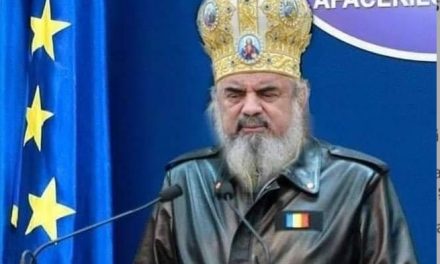 Iohannis îi încuie pe români în case încă 30 de zile, Vela și Patriarhul Daniel îi adună în biserici. „După sărbători vom avea înmormântări”