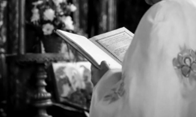 VIDEO. Preot filmat şi acuzat de agresiune sexuală de un tânăr aflat în carantină la Mănăstirea Neamț