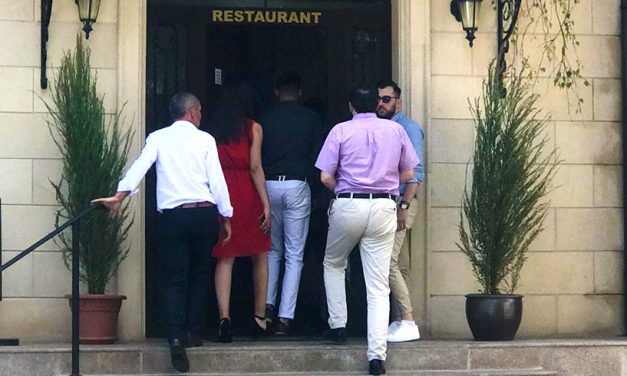 VIDEO. Eveniment cu peste 20 de persoane la un restaurant din Constanța. Polițiștii au amendat persoana care a făcut sesizarea