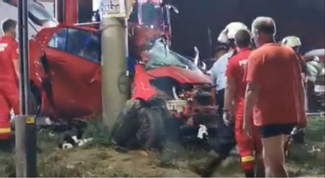 VIDEO. Tragic accident rutier între Eforie Nord și Eforie Sud. Tânăr de 22 de ani mort pe loc, șoferița de 20 de ani în stare gravă