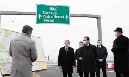 Autostrada inaugurată cu fast de Orban și Iohannis, pericol public. Șoferii și-au distrus mașinile, CNAIR recunoaște că lucrările nu sunt gata