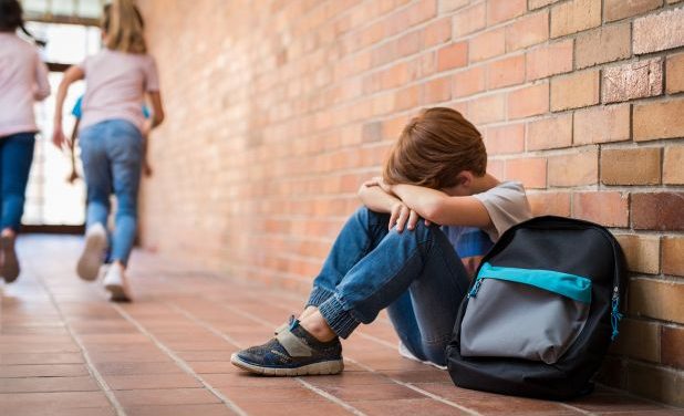 Psiholog, după ce două eleve s-au sinucis: Părinții să fie atenți la sănătatea mintală a copiilor, nu la note
