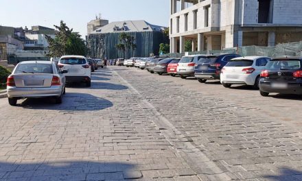 Primăria scoate pavajul de granit din zona Peninsulară (strada spre Piața Ovidius) și toarnă asfalt