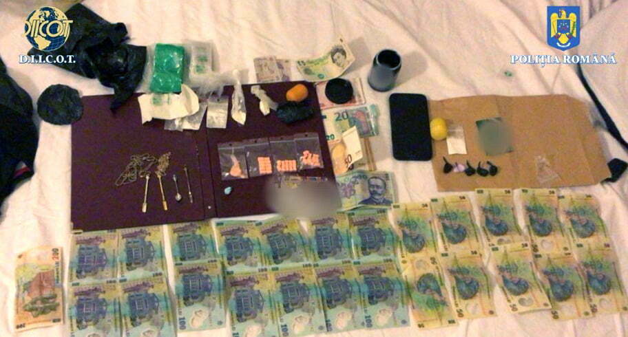 Cocaină, ecstasy și ketamină găsite la un traficant aflat la un festival din Mamaia